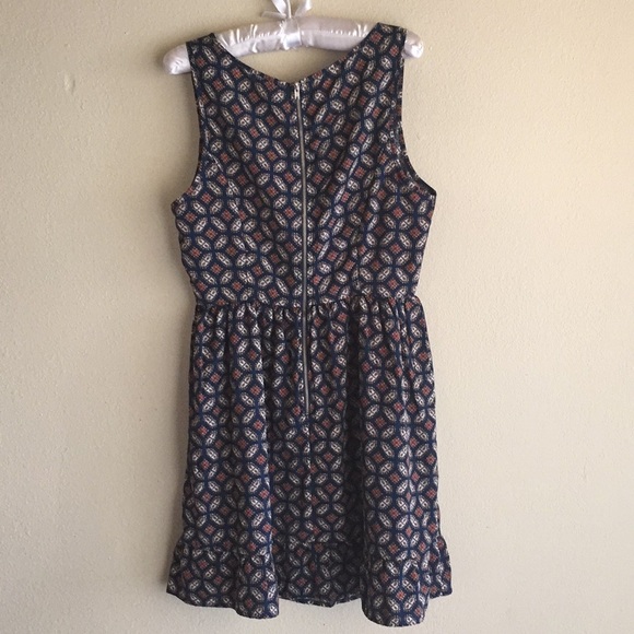 🔥 Patterned Dress 🔥 - Picture 3 of 6